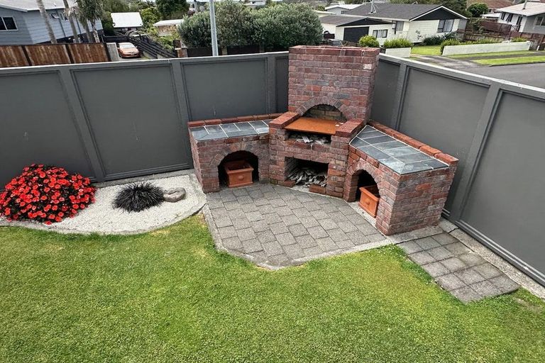 Photo of property in 49 Glamis Avenue, Bell Block, New Plymouth, 4312