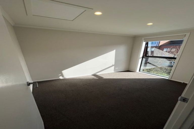 Photo of property in 16 Uku Lane, Hobsonville, Auckland, 0616