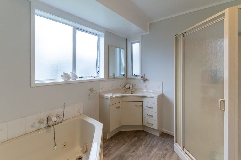 Photo of property in 74 Kennedy Drive, Levin, 5510