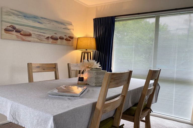 Photo of property in 17 Jillteresa Crescent, Half Moon Bay, Auckland, 2012