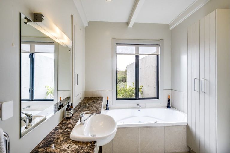 Photo of property in 110 Black Barn Road, Havelock North, 4294