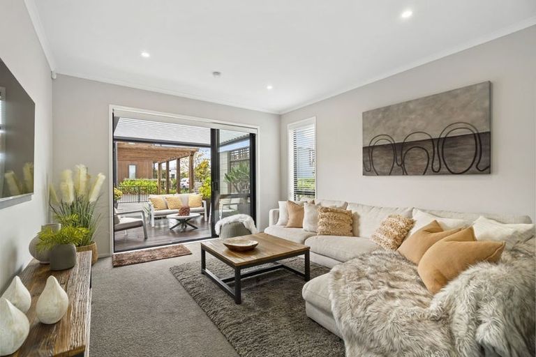 Photo of property in 2 Chaffinch Road, Hobsonville, Auckland, 0616