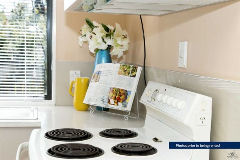 Photo of property in 34b Madigan Place, Glendene, Auckland, 0602