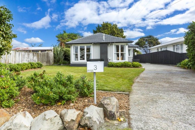 Photo of property in 3 Kashmir Avenue, Clouston Park, Upper Hutt, 5018