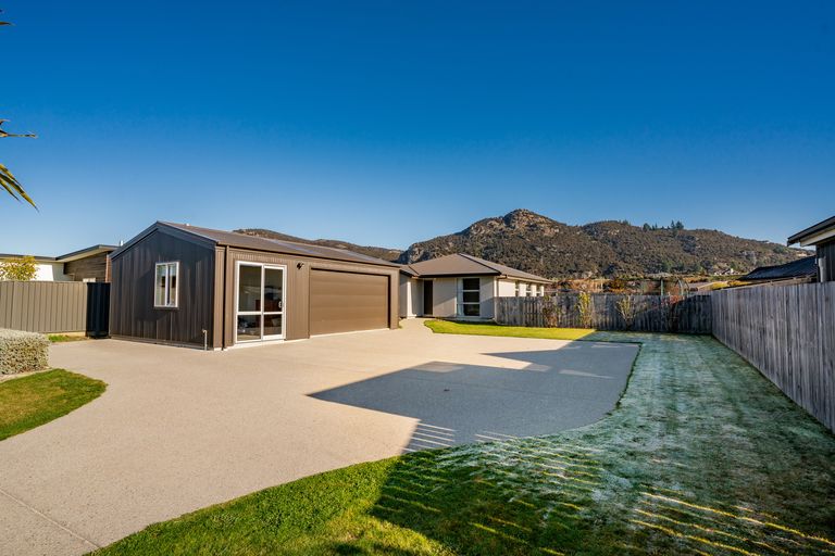 Photo of property in 14 Finch Street, Albert Town, Wanaka, 9305