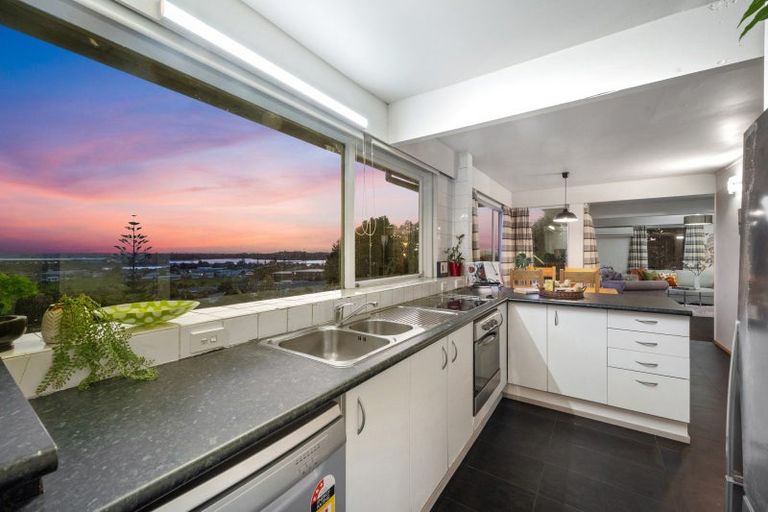 Photo of property in 31 Miramar Place, Pakuranga, Auckland, 2010