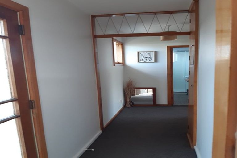 Photo of property in 2/23 Prestons Road, Redwood, Christchurch, 8051