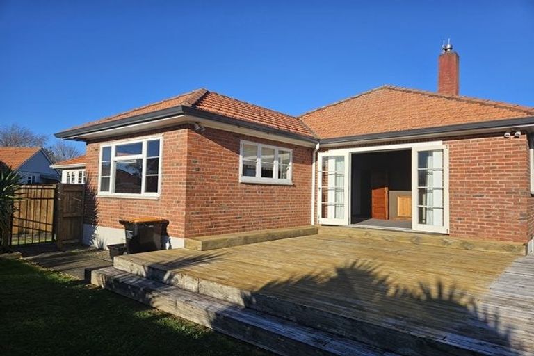 Photo of property in 42 Frederick Street, Terrace End, Palmerston North, 4410