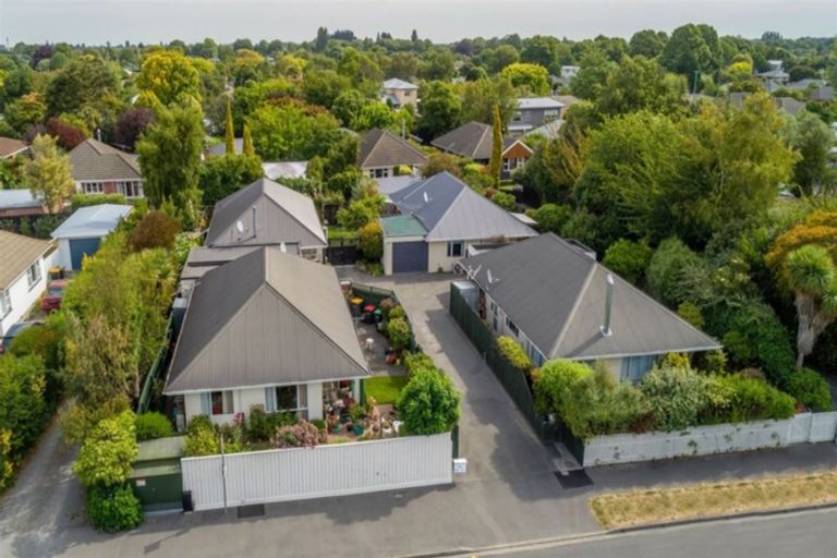 Photo of property in 3/215 Wairakei Road, Bryndwr, Christchurch, 8053