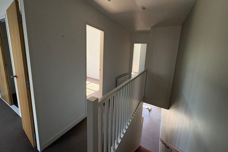 Photo of property in 10/3 Severn Street, Island Bay, Wellington, 6023