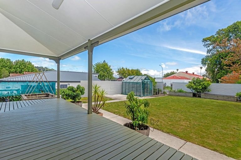 Photo of property in 17 Ormond Road, Whataupoko, Gisborne, 4010