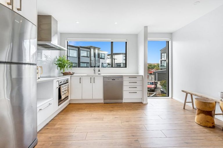 Photo of property in 6 Pottery Crescent, Hobsonville, Auckland, 0618