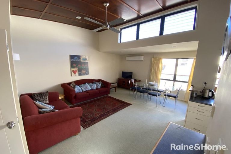 Photo of property in 36n Maunganui Road, Mount Maunganui, 3116