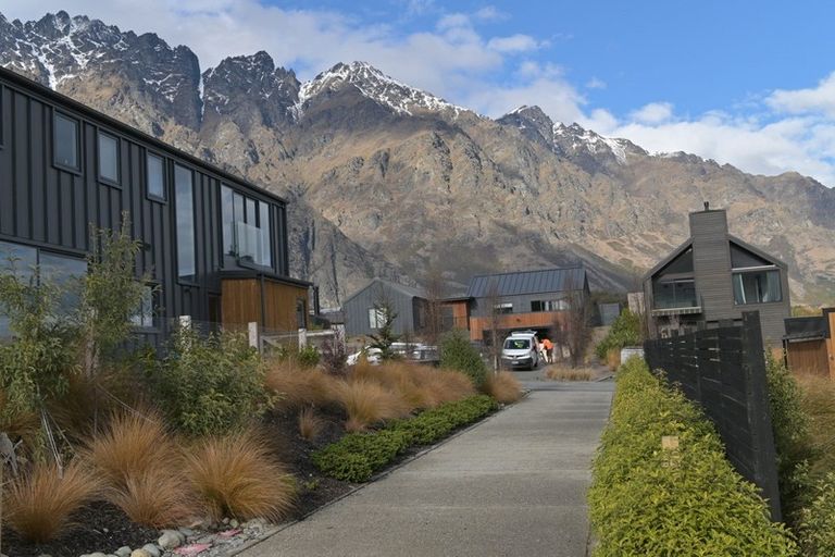 Photo of property in 5 Falconer Rise, Jacks Point, Queenstown, 9371
