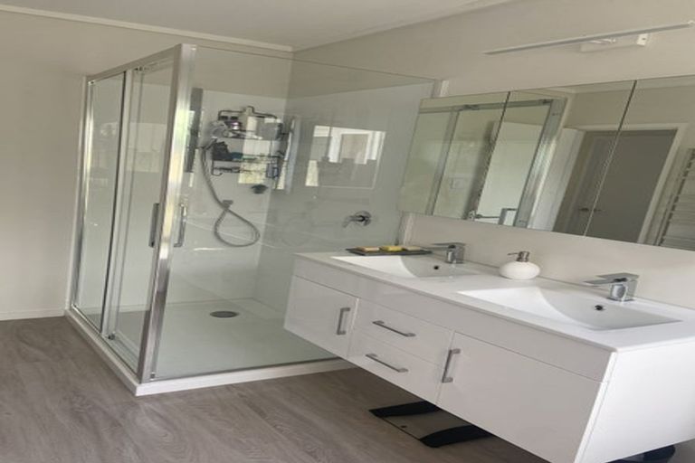 Photo of property in 1 Priestley Drive, Bucklands Beach, Auckland, 2014