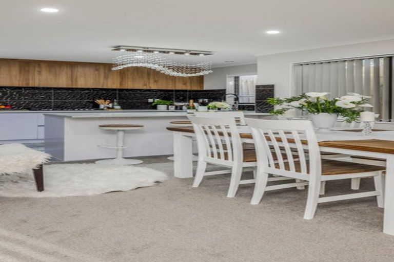 Photo of property in 56b Cambridge Terrace, Papatoetoe, Auckland, 2025