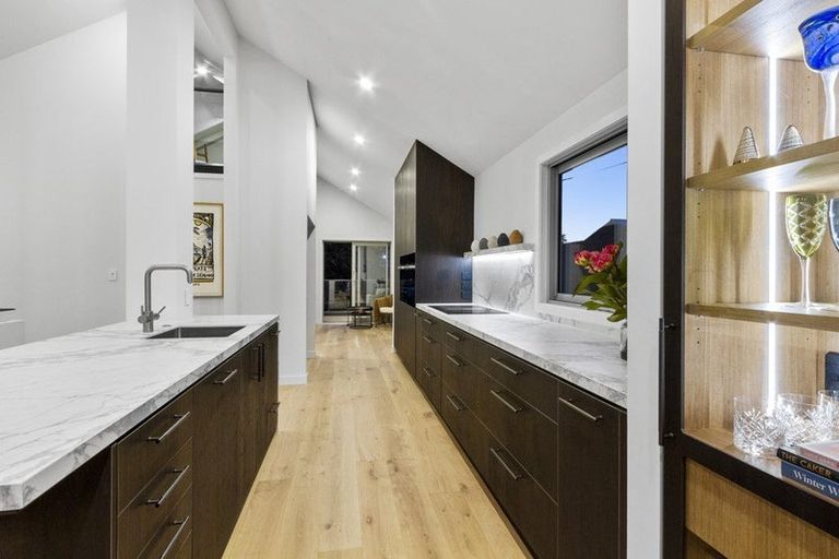 Photo of property in 2/43 Princes Street, Northcote Point, Auckland, 0627