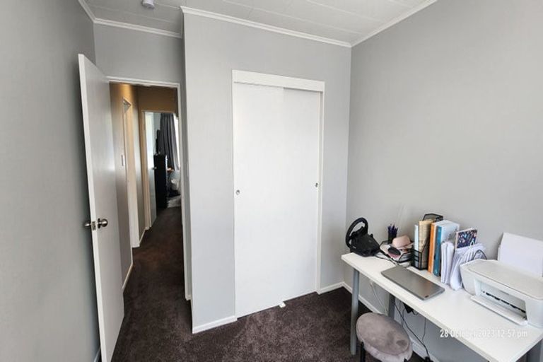 Photo of property in 2/80 Airlie Road, Plimmerton, Porirua, 5026