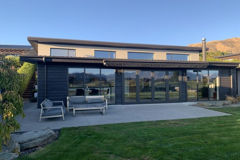 Photo of property in 32 Niger Street, Wanaka, 9305