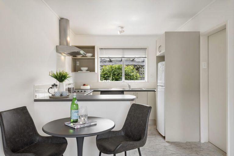 Photo of property in 1/29 Gordon Avenue, Forrest Hill, Auckland, 0620