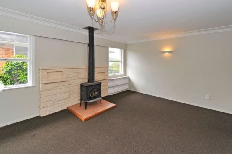Photo of property in 1 Iorangi Place, Hillpark, Auckland, 2102