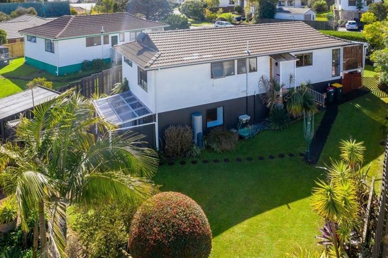 Photo of property in 63 Marendellas Drive, Bucklands Beach, Auckland, 2014
