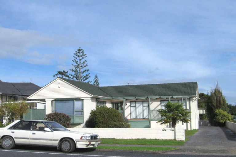 Photo of property in 2/19 Macleans Road, Bucklands Beach, Auckland, 2014