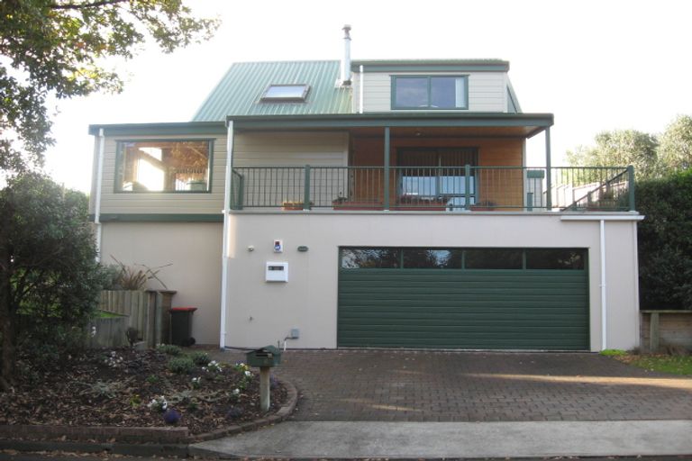 Photo of property in 6 Fiesta Grove, Raumati Beach, Paraparaumu, 5032