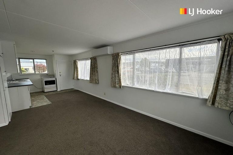Photo of property in 105 Macandrew Road, South Dunedin, Dunedin, 9012