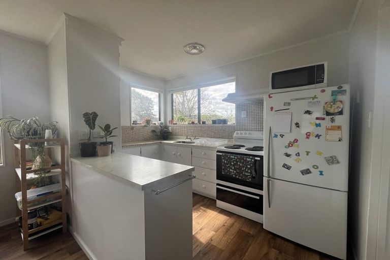 Photo of property in 12 Escort Grove, Awapuni, Palmerston North, 4412