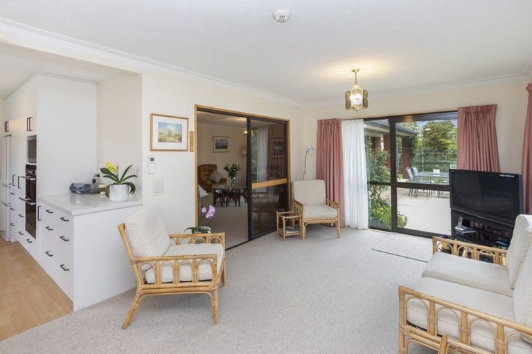 Photo of property in 21 Greystoke Lane, Avonhead, Christchurch, 8042