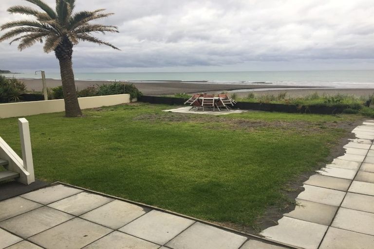 Photo of property in 7 Messenger Terrace, Oakura, 4314