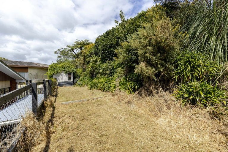 Photo of property in 46 Seaview Road, Marfell, New Plymouth, 4310