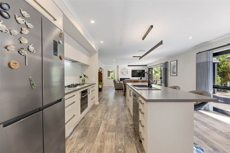 Photo of property in 68 Parawera Drive, Acacia Bay, Taupo, 3330