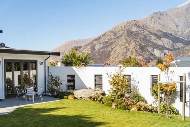 Photo of property in 3 Erskine Street, Lake Hayes, Queenstown, 9304