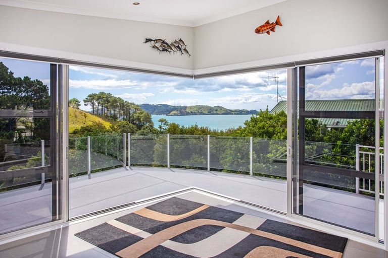 Photo of property in 56 Puriri Road, Te Kouma, Coromandel, 3581