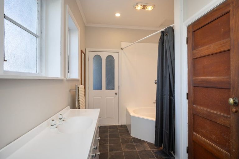 Photo of property in 43 Frederick Street, Terrace End, Palmerston North, 4410