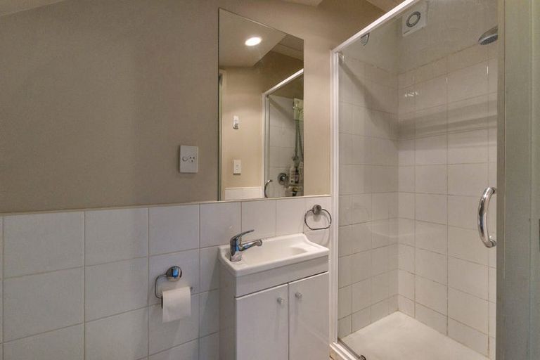 Photo of property in 35 Barnea Circle, Glen Eden, Auckland, 0602