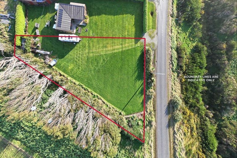 Photo of property in 70 Dover Street, Orepuki, Riverton, 9881