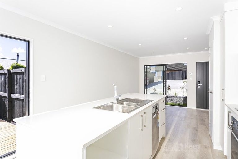 Photo of property in 9/26 Pah Road, Papatoetoe, Auckland, 2025