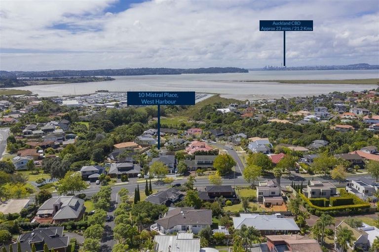 Photo of property in 10 Mistral Place, West Harbour, Auckland, 0618