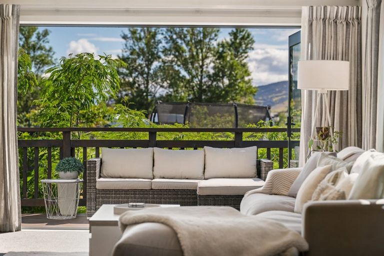 Photo of property in 71 Stratford Drive, Mount Pisa, Cromwell, 9383