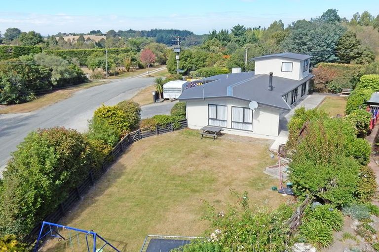 Photo of property in 1 Gordon Street, Weston, Oamaru, 9401