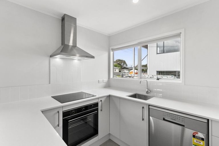 Photo of property in 1/322 Royal Road, Massey, Auckland, 0614