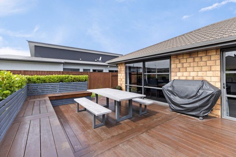 Photo of property in 7 Nevada Way, Kelvin Grove, Palmerston North, 4414