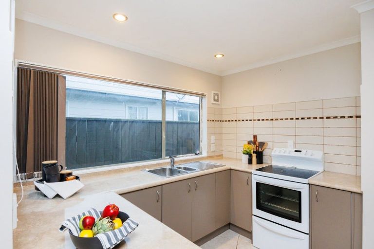 Photo of property in 12 Coromandel Court, Roslyn, Palmerston North, 4414