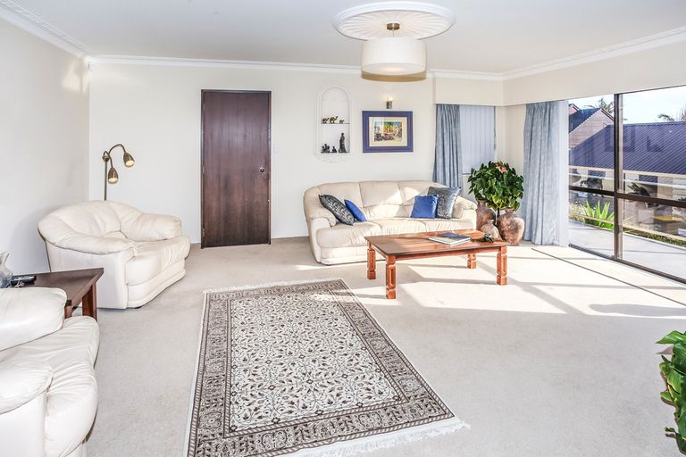 Photo of property in 6 Tremen Place, Pukekohe, 2120