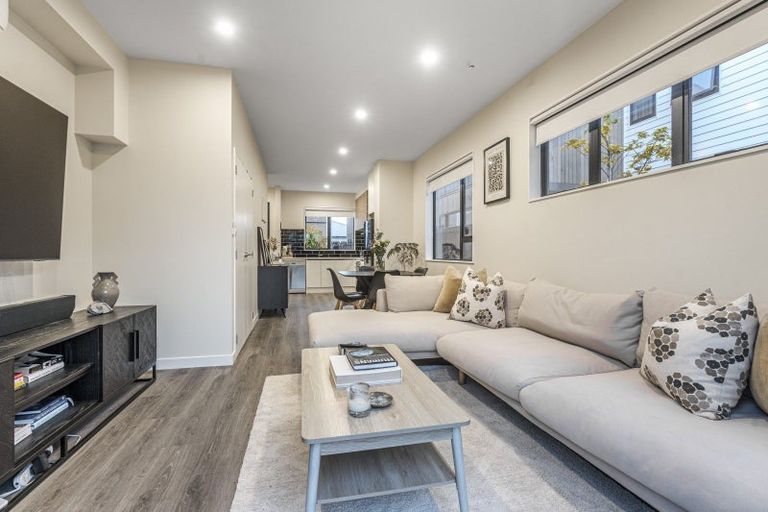 Photo of property in 21a Lumbarda Drive, Kumeu, 0810