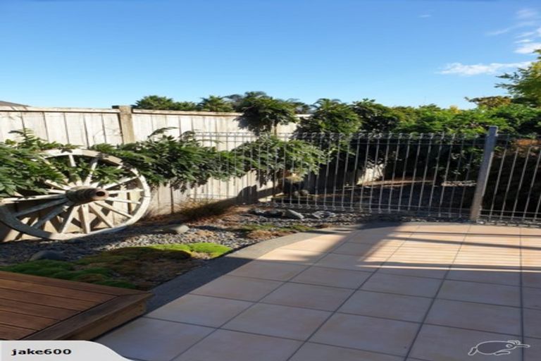 Photo of property in 16 Harris Place, Ngatea, 3503