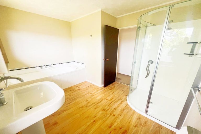 Photo of property in 34 Charles Dickens Drive, Mellons Bay, Auckland, 2014